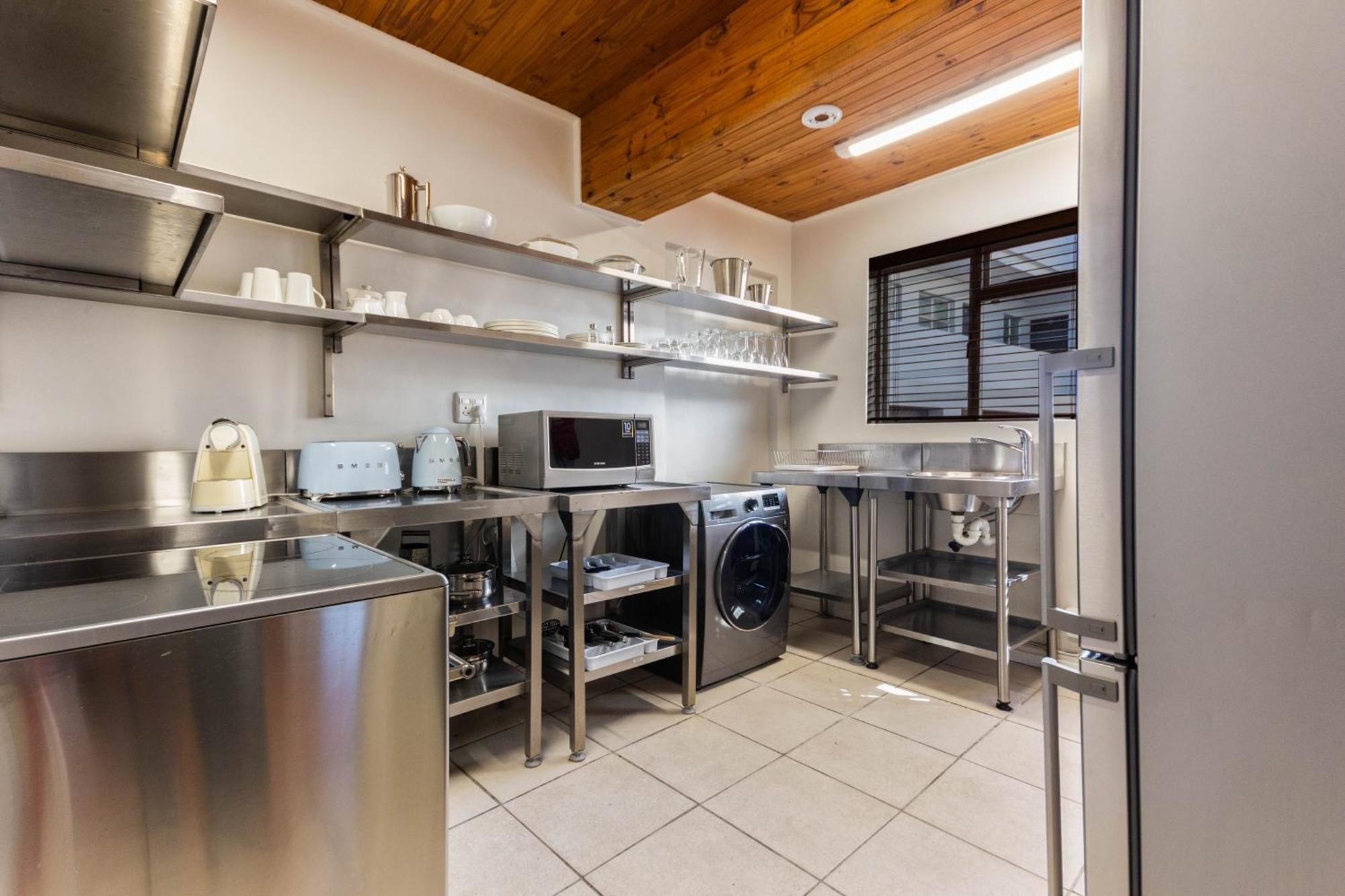 Tidal Pool Apartments - Camps Bay Kapstaden Rum bild